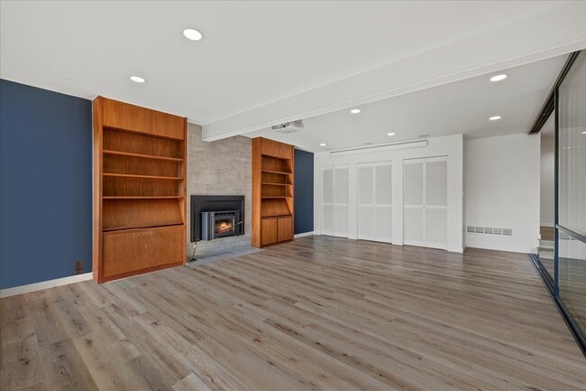 Building Photo - 9 Maple Ln