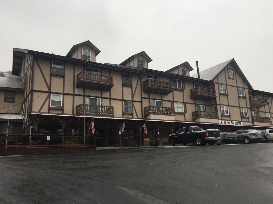 Building Photo - 1005 Beech Mountain Pky