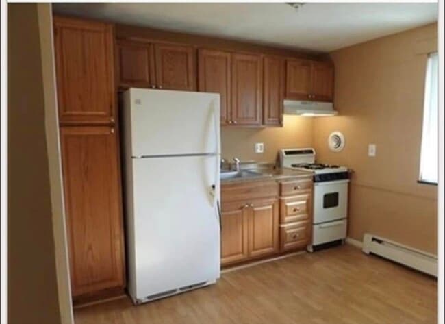 Building Photo - 30a Colonial Dr