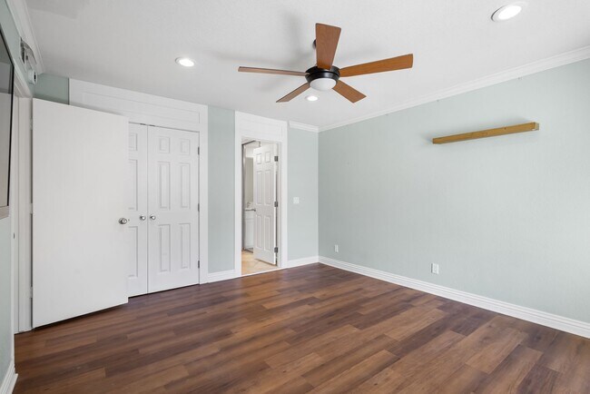 Building Photo - 2262 Martinique Ln