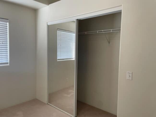 Building Photo - $4,000 / Beautiful 3 bedrm/2 bath home wit...