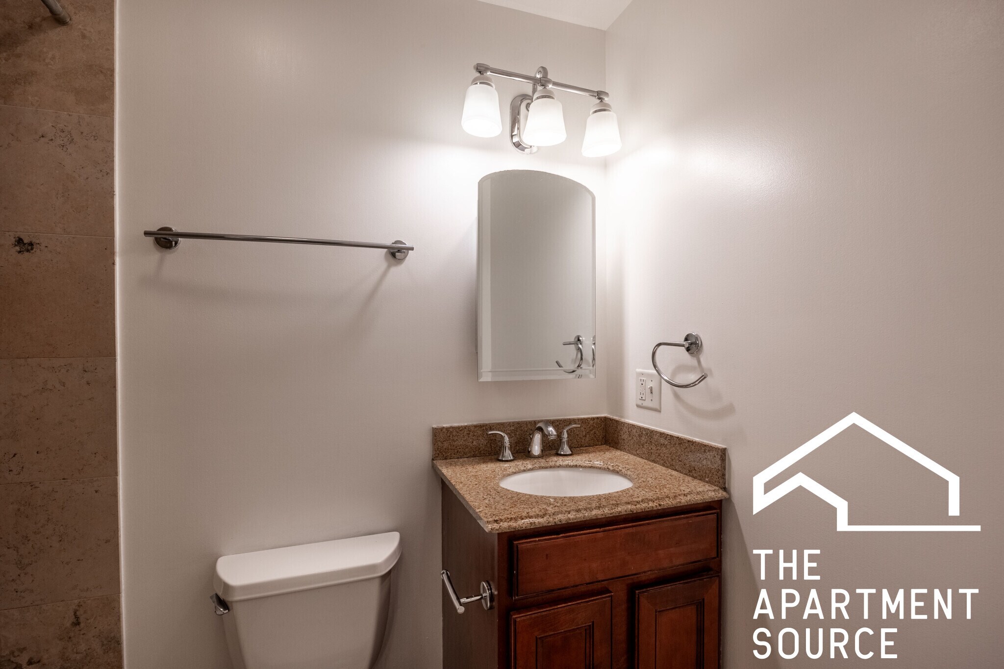 Building Photo - 628 W Wrightwood Ave