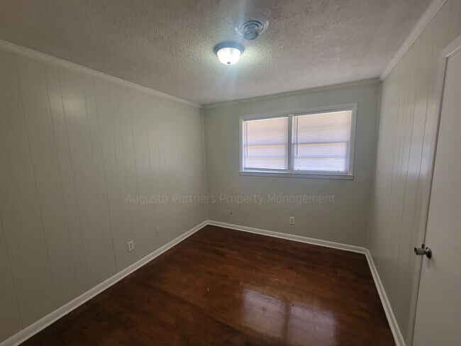 Building Photo - 2614 Glenn Hills Dr