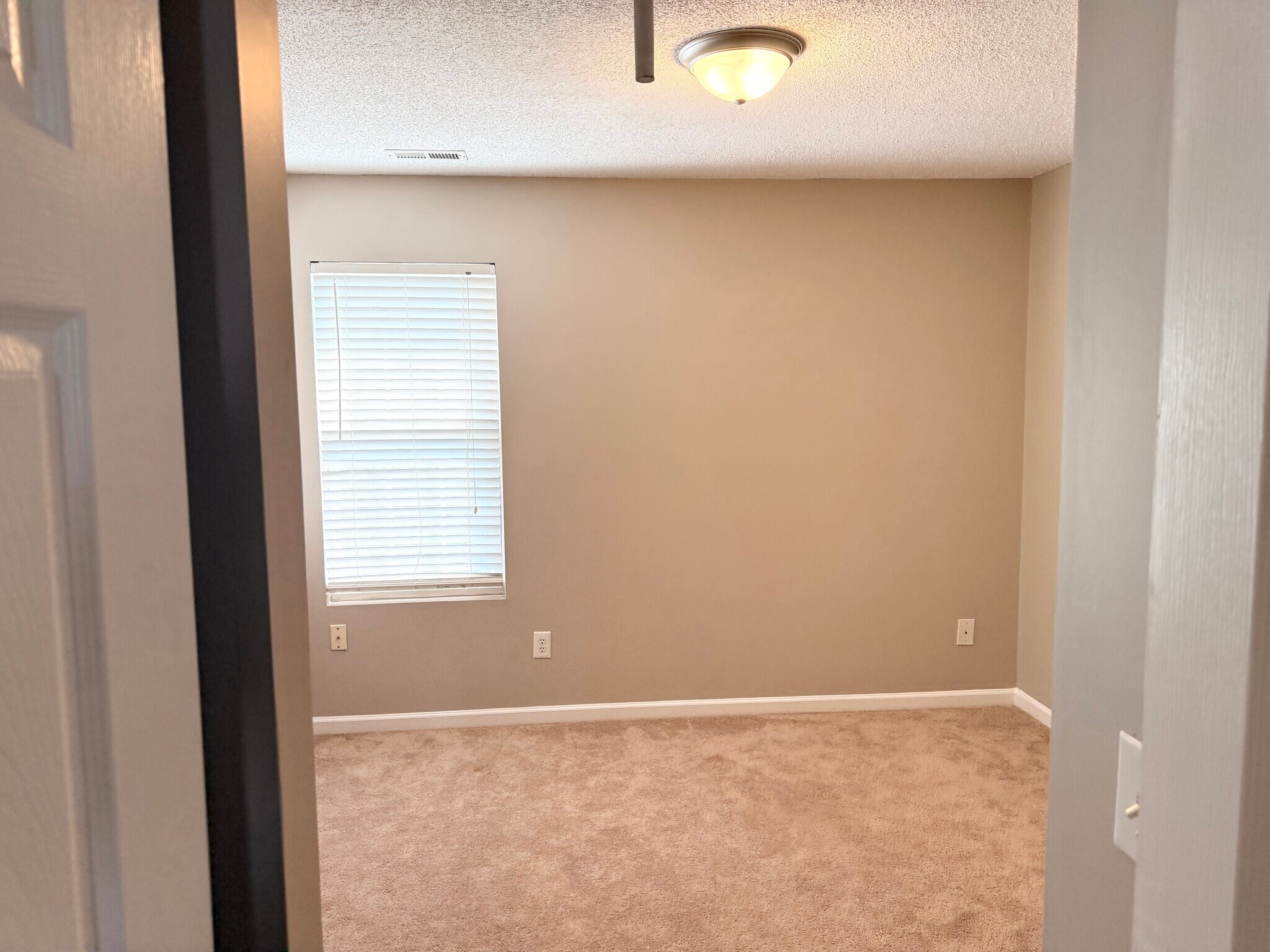 Building Photo - 4442 Snowcrest Ln