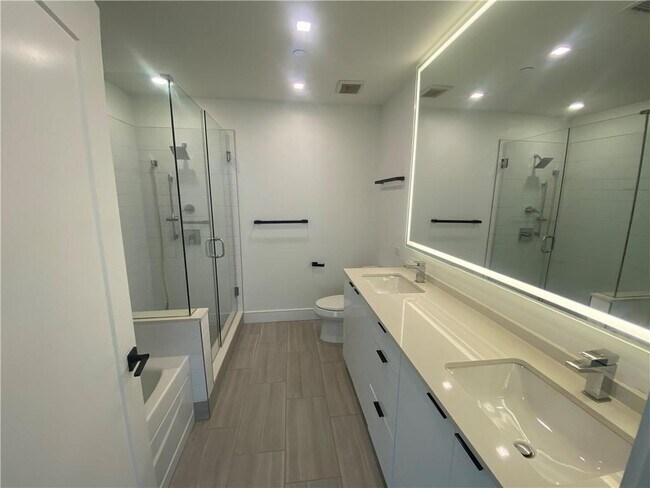 Building Photo - 788 West Marietta St NW