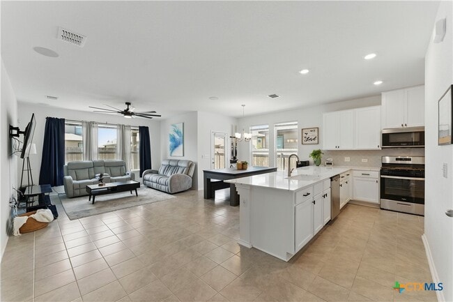 Primary Photo - 211 Summit Dr