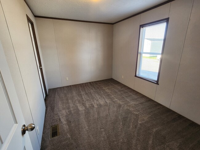 Building Photo - 448 Montana