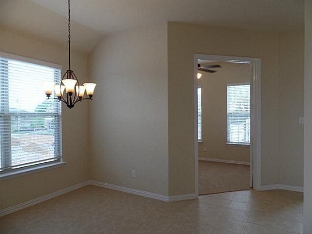Building Photo - 1304 Poplar Dr