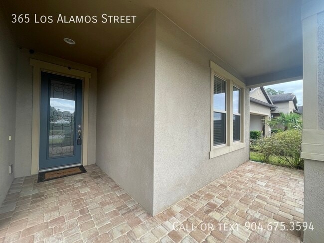 Building Photo - 365 Los Alamos St