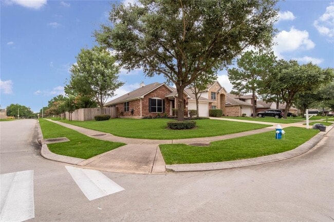 Building Photo - 12130 Piney Bend Dr