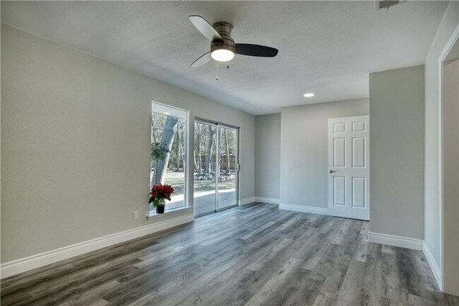 Building Photo - 13009 Sherbourne St