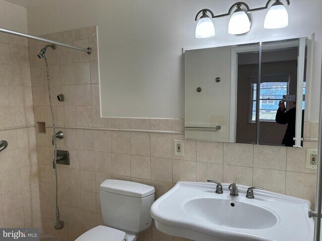 Building Photo - 14 Forester Dr