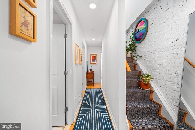 Building Photo - 2222 Oakford St