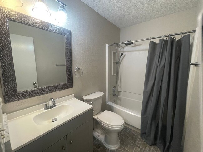 Building Photo - 8916 Hambledon Dr