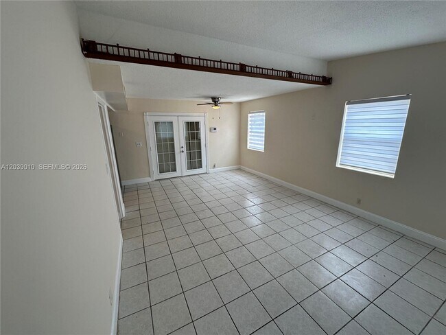 Building Photo - 4410 SW 39th St