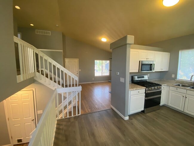 Primary Photo - Beautiful 4 Home In Cottonwood area of Parker