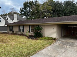 Building Photo - 3 Bedroom, 2 Bathroom, Brick Home with large yard