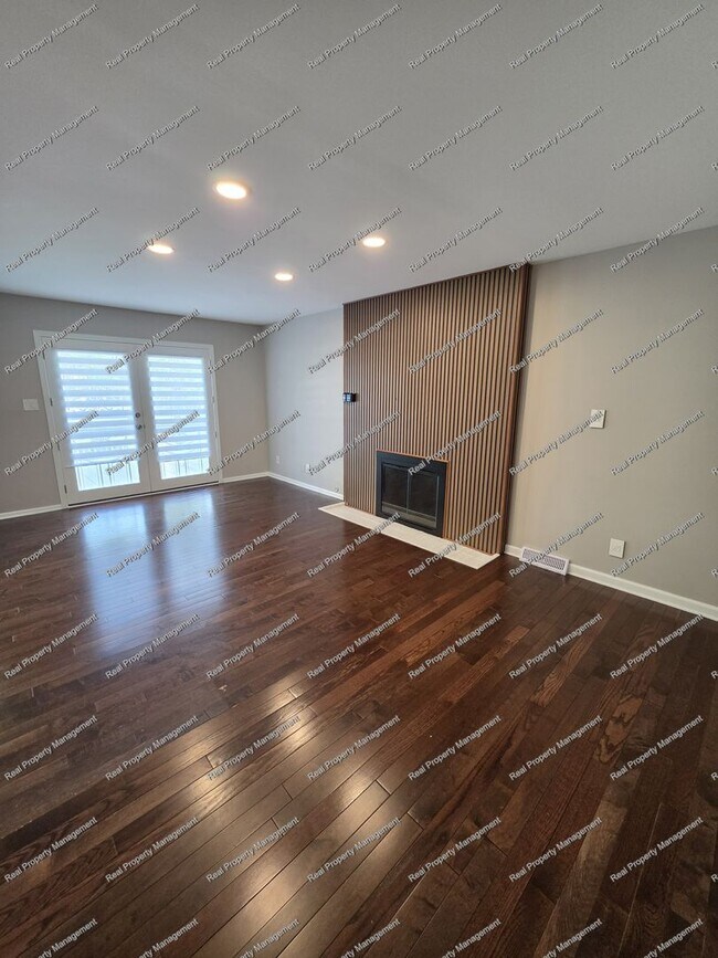 Building Photo - Stunning Munster 4 Bedroom House
