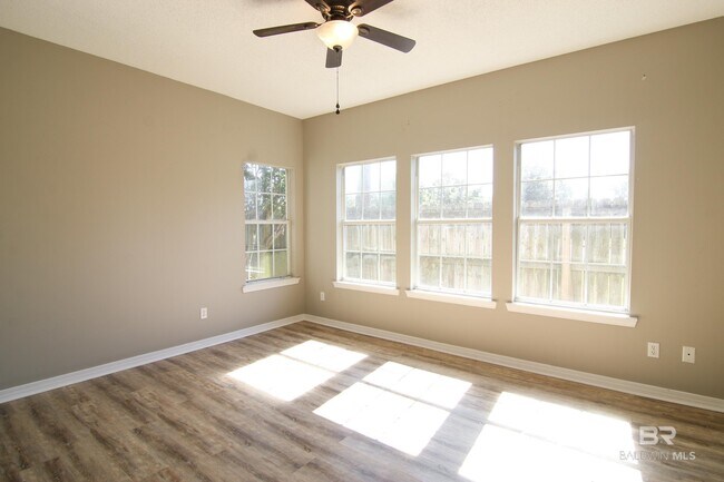 Building Photo - 7943 Audubon Dr