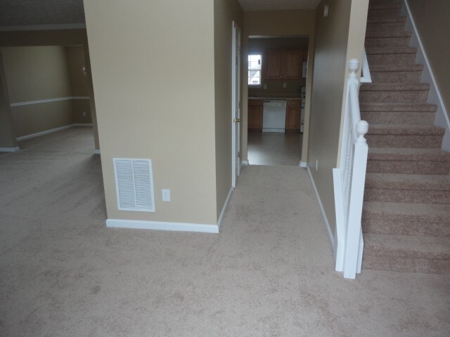 Building Photo - 2951 Aviator Cir