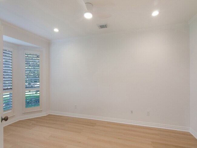 Building Photo - 74 S Scribewood Cir