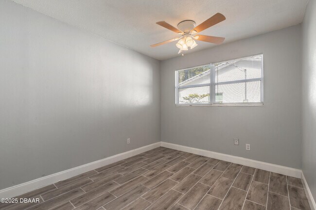 Building Photo - 109 S Colorado Ave