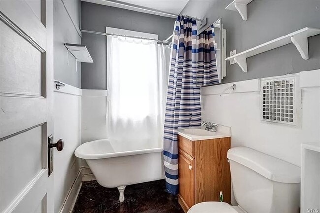 Building Photo - 328 Tennyson Ave