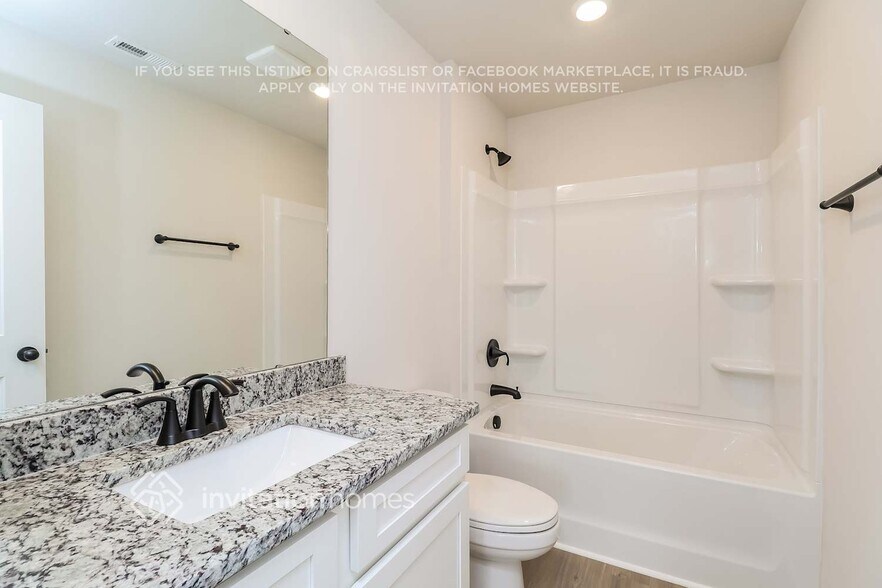 Building Photo - 3331 Fox Hall Dr
