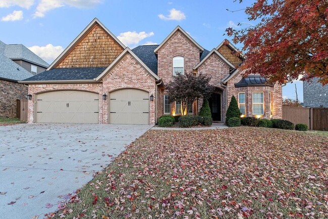 Building Photo - 504 NE Green Creek Rd