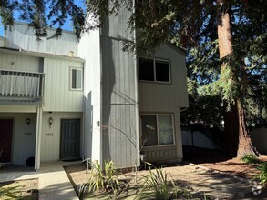 Building Photo - SAN JOSE WEST - Beautifully upgraded townh...