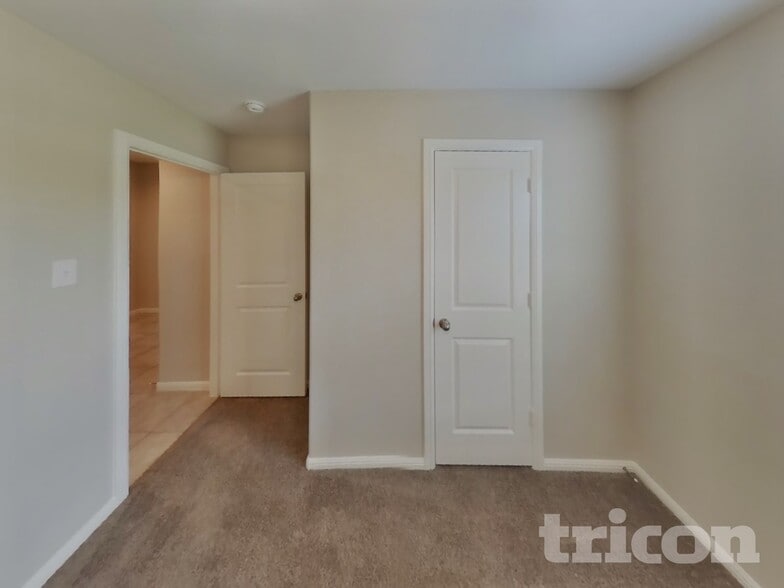 Building Photo - 10502 Ft Cibolo Trl