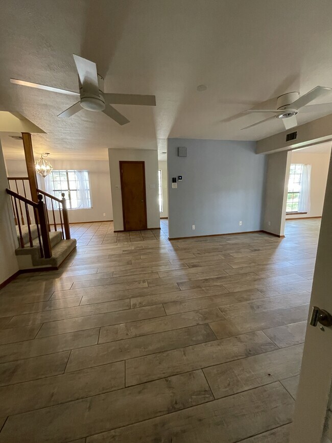 Building Photo - 1214 Timber Bay