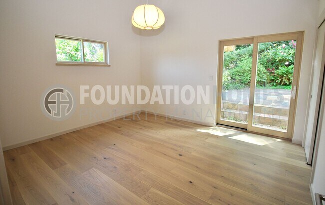 Building Photo - Tamalpais Valley Modern Gem with Forest Vi...