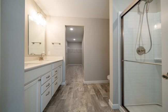 Building Photo - 15083 Athgoe Dr