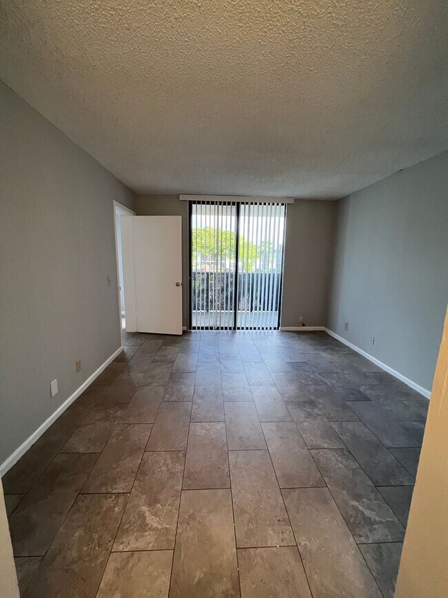 Building Photo - ONE BEDROOM ONE BATHROOM! WATERFRONT COMMU...