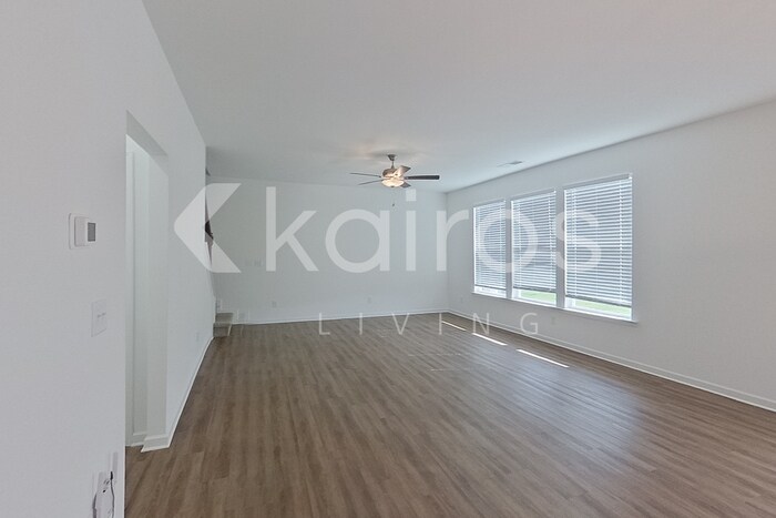 Building Photo - 306 Silver Maple Ln