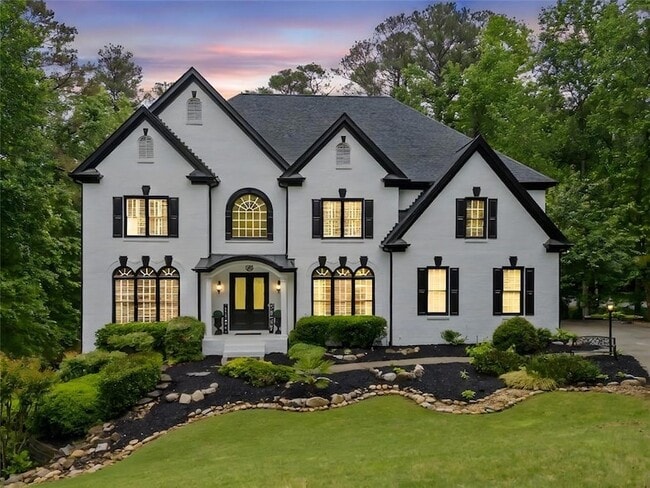 Building Photo - 882 Hallbrook Ln
