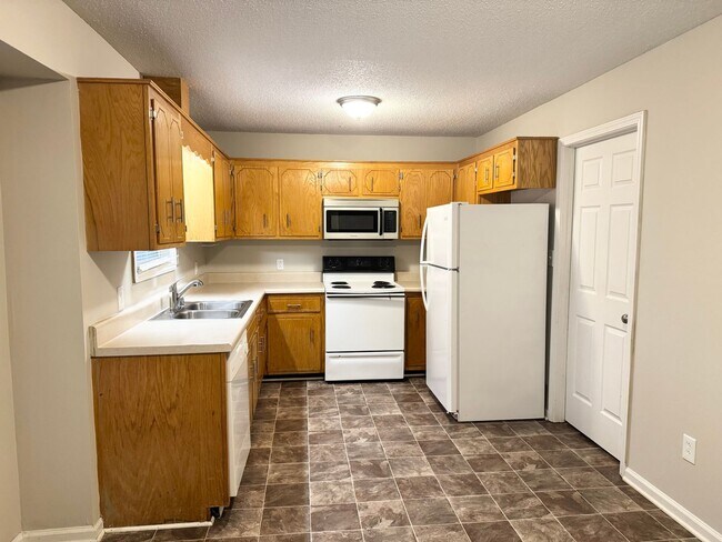 Building Photo - 310 Pappy Dr