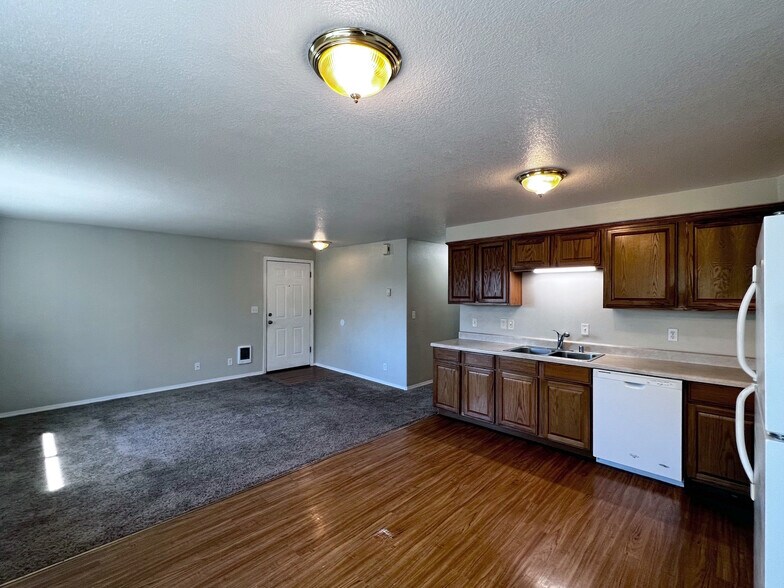 Building Photo - 1041 8th Ave