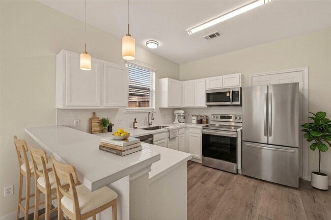 Building Photo - 5511 Bear Paw Cir