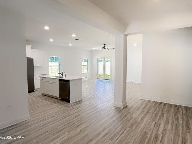 Building Photo - 121 Butler Cv