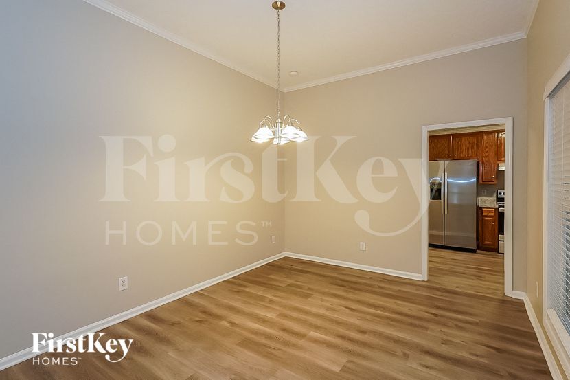 Building Photo - 339 Bayhill Dr