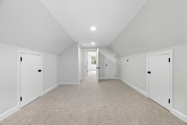 Building Photo - WELCOME TO WILLOUGHBY TERRACE!!!