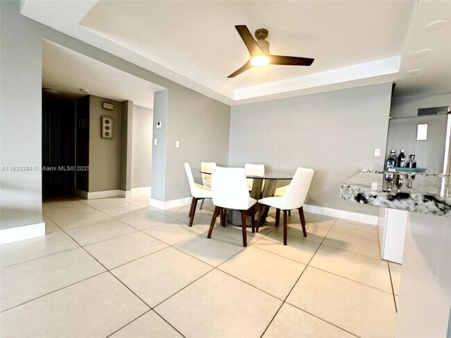 Building Photo - 3850 Galt Ocean Dr