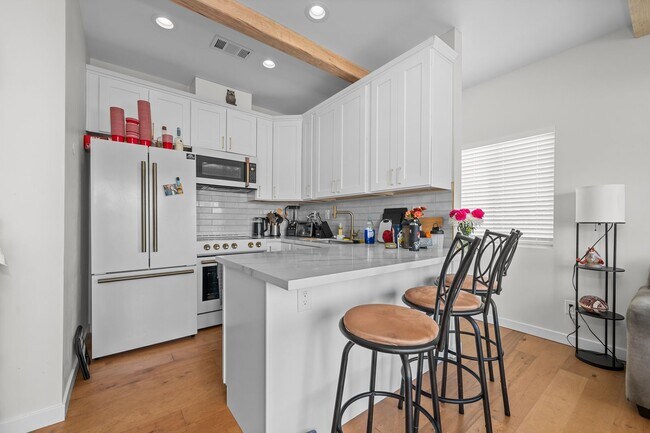 Building Photo - High end finishes!