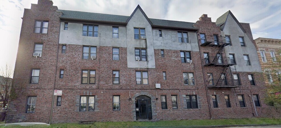 Building Photo - 2714 Avenue D