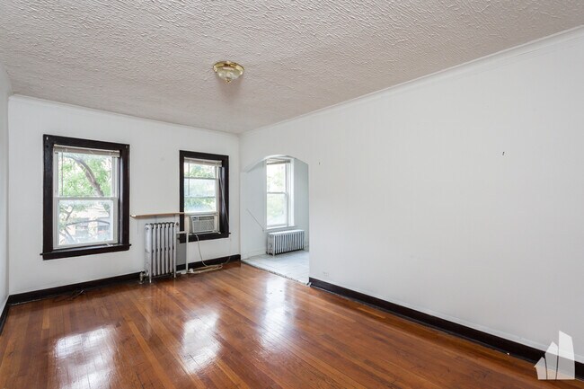 Primary Photo - 1484 W Winnemac Ave