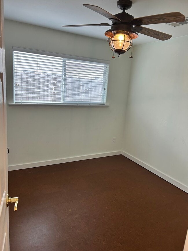 Building Photo - Spacious 3-Bedroom Home + Office/Den in De...