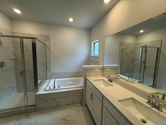 Building Photo - 15589 Ruthie Lynn Dr