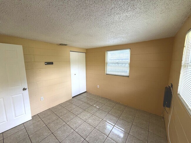 Building Photo - 3005-3007 14th Street East